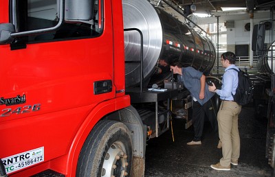 Cosulati vai testar equipamento para medidor de vazão e coleta automática de leite