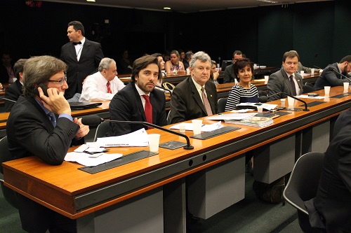 Sindilat pede em Brasília abertura de novos mercados aos lácteos brasileiros