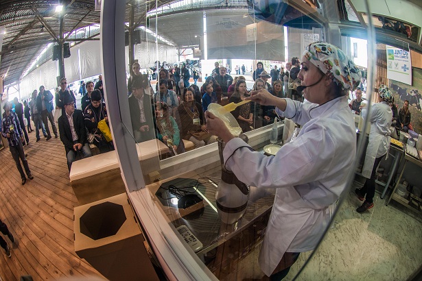 Expointer: 380 litros de produtos lácteos na Vitrine do Leite