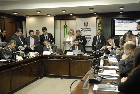 Weber chamará indústrias para debater o PL 214