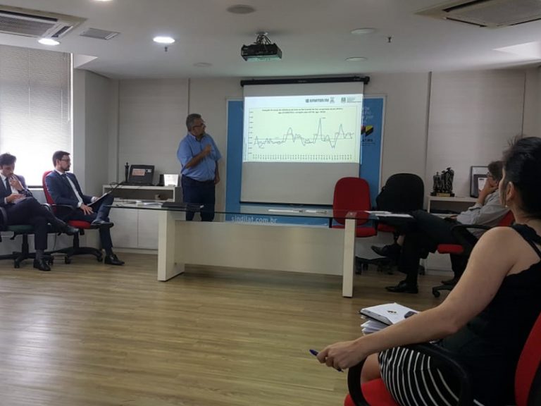 Relatório socioeconômico da cadeia do leite no RS é apresentado aos associados do Sindilat