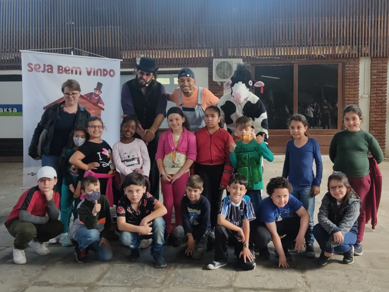 Projeto “Na Fazenda Doce de Leite” encanta crianças em Pelotas