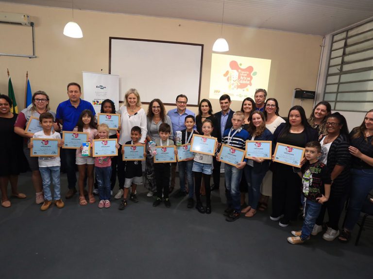 São premiados os vencedores do concurso Arte na Caixinha de Pelotas (RS)