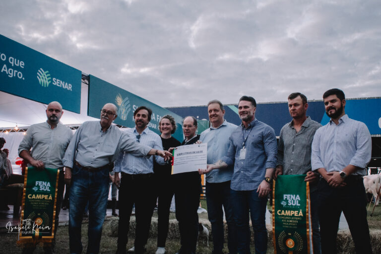 Sindilat/RS transforma produção do concurso leiteiro em gesto solidário