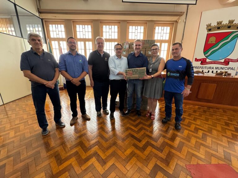 Milk Summit Brazil entrega 1.500 litros de leite para prefeitura de Ijuí